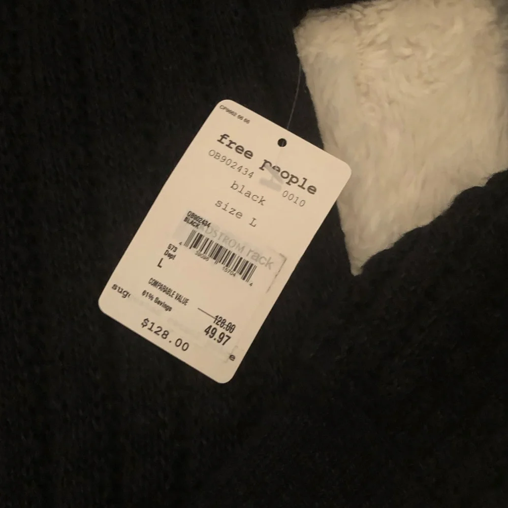 Free People off-the-shoulders black long sleeve sweater size L - Picture 5 of 10